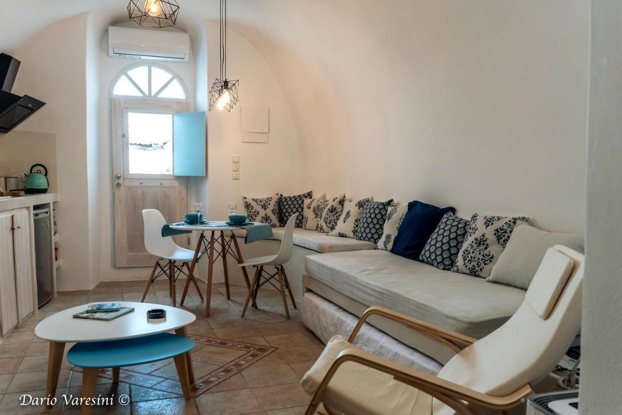 Santorinian Lava House Villa Pyrgos Kallistis Exterior photo