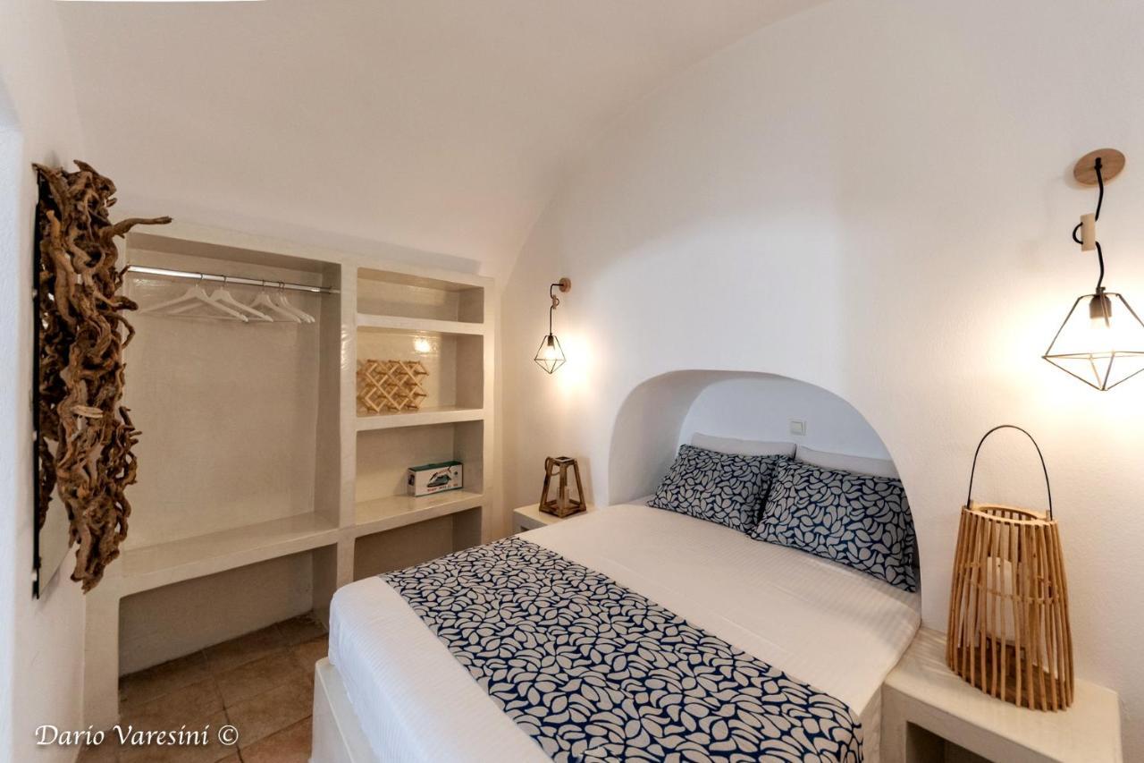 Santorinian Lava House Villa Pyrgos Kallistis Exterior photo
