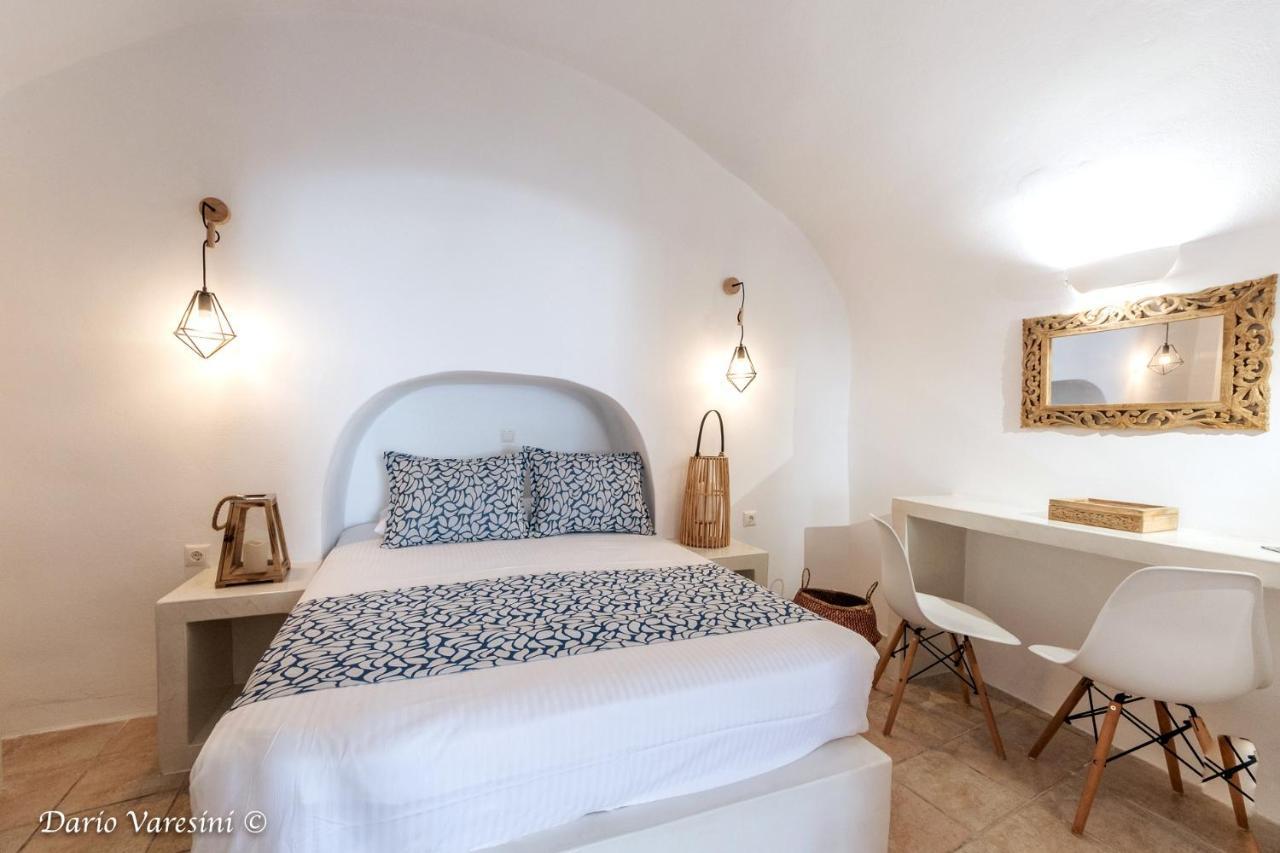 Santorinian Lava House Villa Pyrgos Kallistis Exterior photo